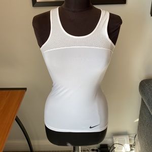 NWOT NikePro White Hypercool Tank Top
